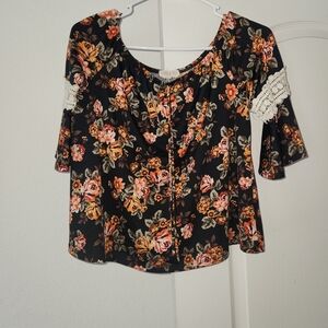 Floral Women's Blouse with Lace Accents